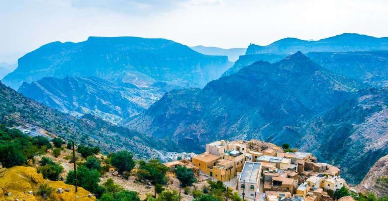 "الجبل الأخضر" عمان أهم معالمها